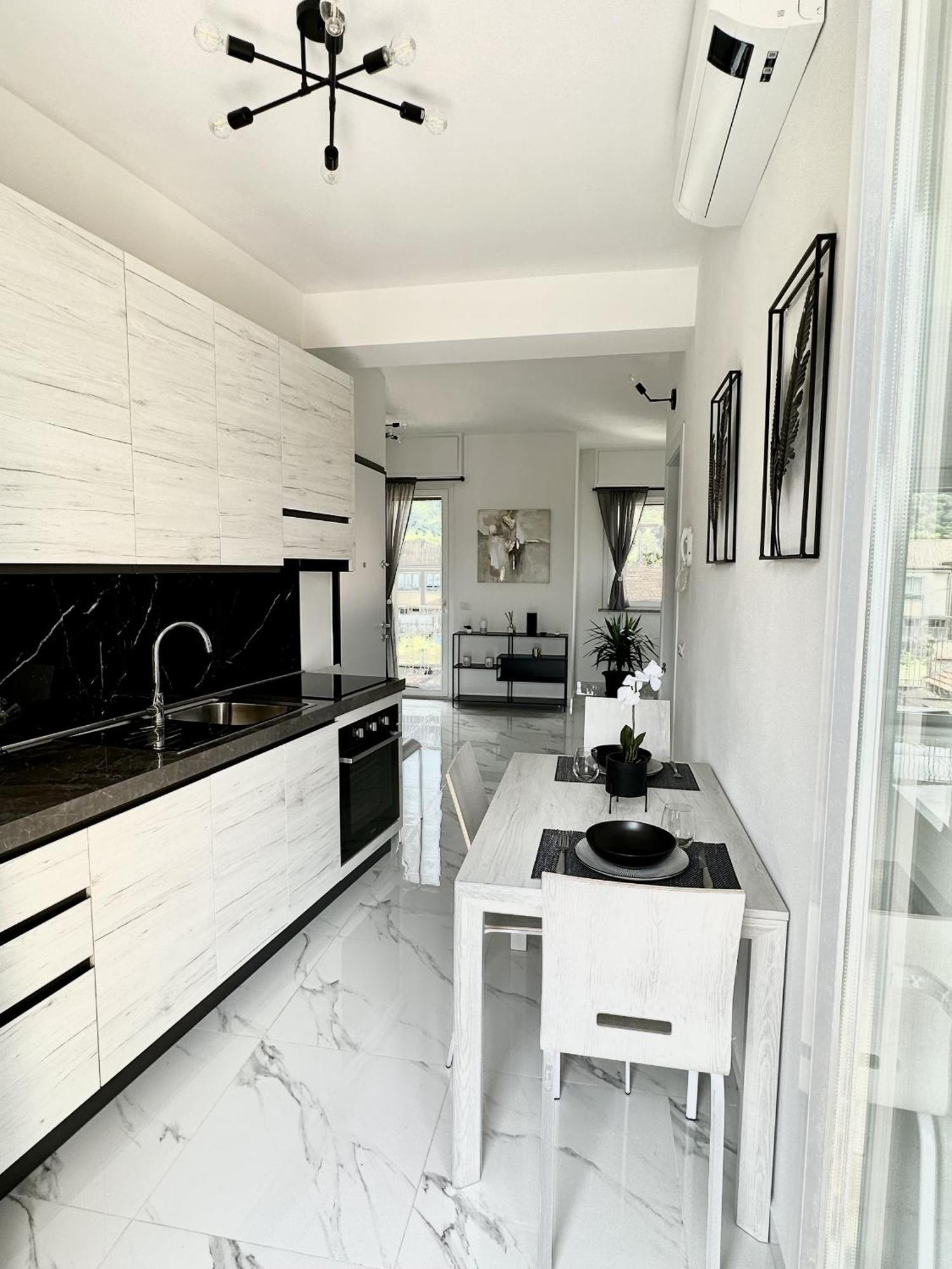 Ferienwohnung Casa La Rosa Lesa Exterior foto